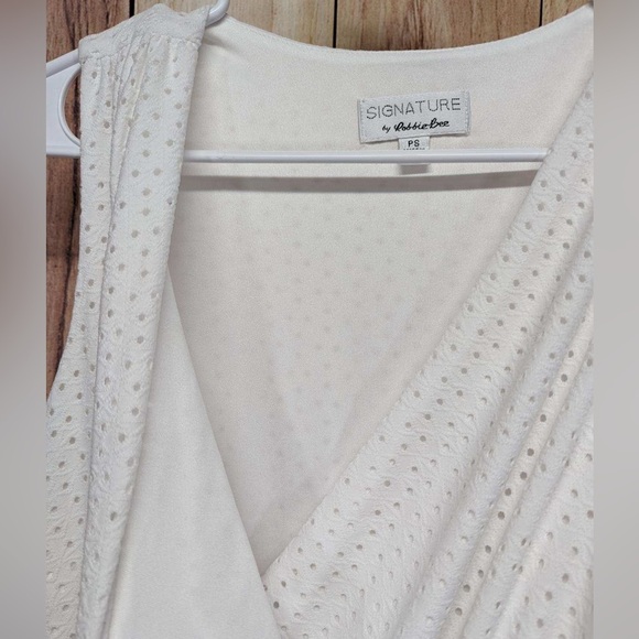 Signature BY Robbie Bee Women's White Faux-Wrap Eyelet Sleeve Dress Size PS - Picture 5 of 9